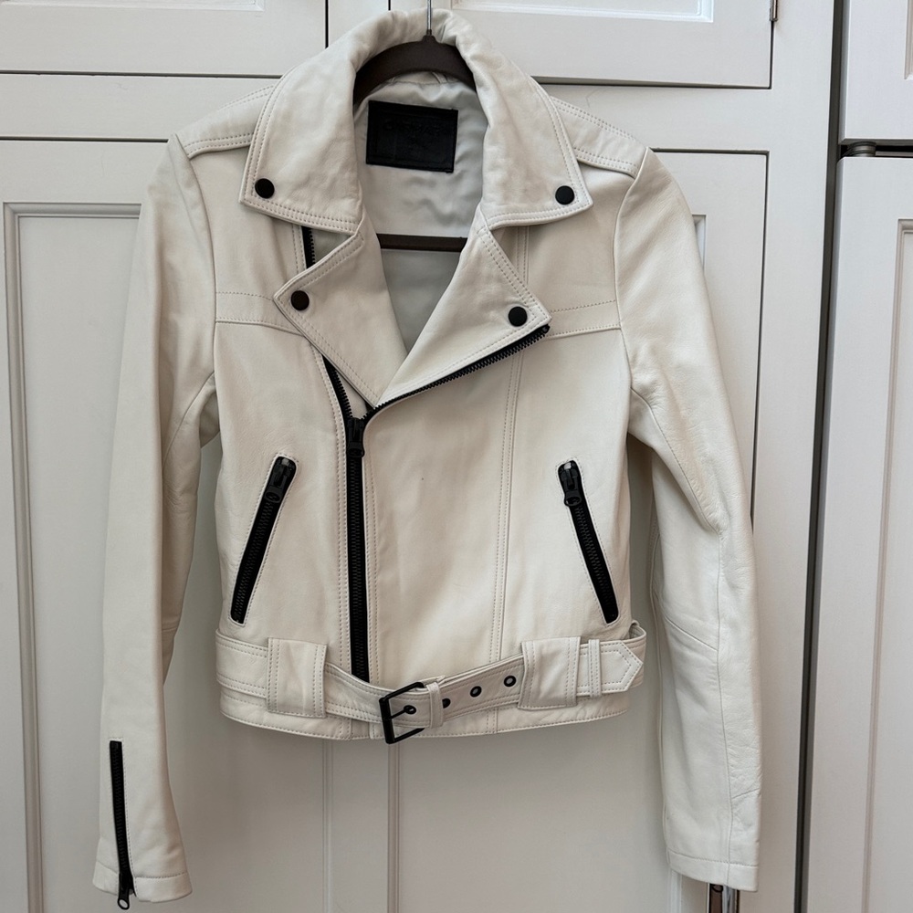 Carmer Women's Cream Leather Jacket size 38 or USA 8. Fits like a 6
